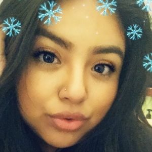 Meet your Posher, Claudia